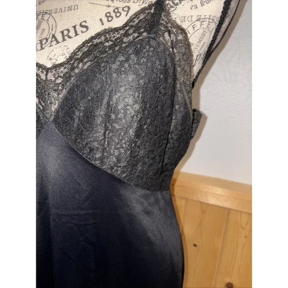 60s VTG Vassarette Slip Dress 36 Black  Nylon Lace USA Made Munsingwear - Picture 3 of 6